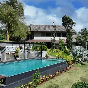 Hotel Blanket Days And Thekkady